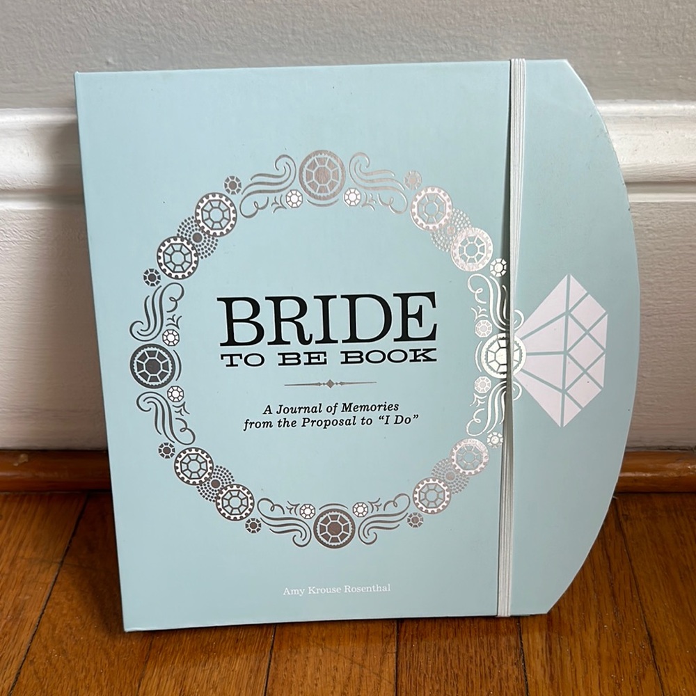 Bride To Be Book in Light Blue - Picture 1 of 1